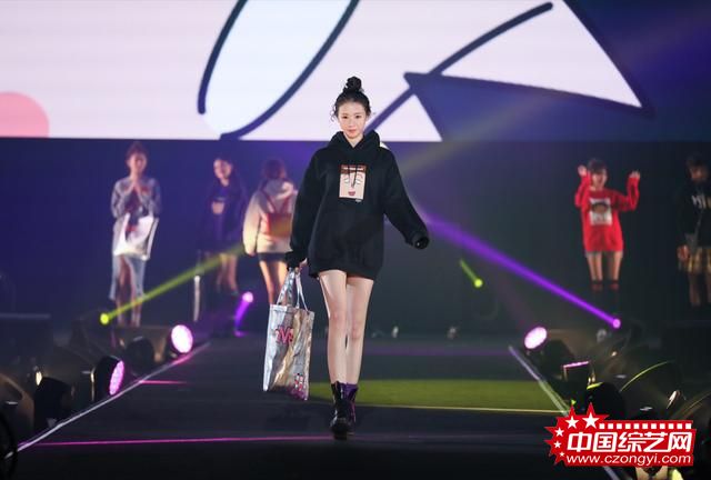 刘木子TGC时尚盛典开年首秀 粉丝表白“国民仙女”