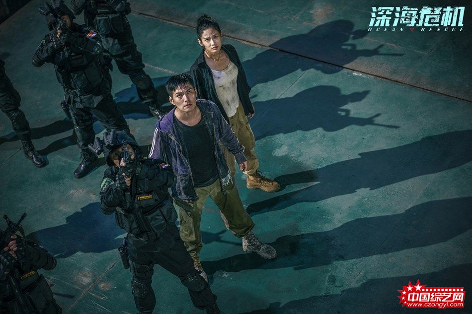 海军反恐题材电影《深海危机》曝光首张海报 核弹危机一触即发