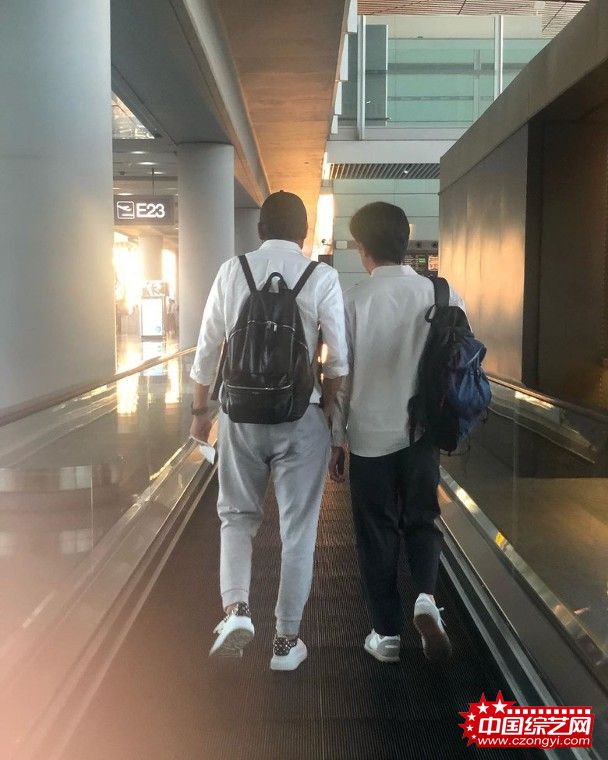 梁朝伟梁家辉机场巧遇