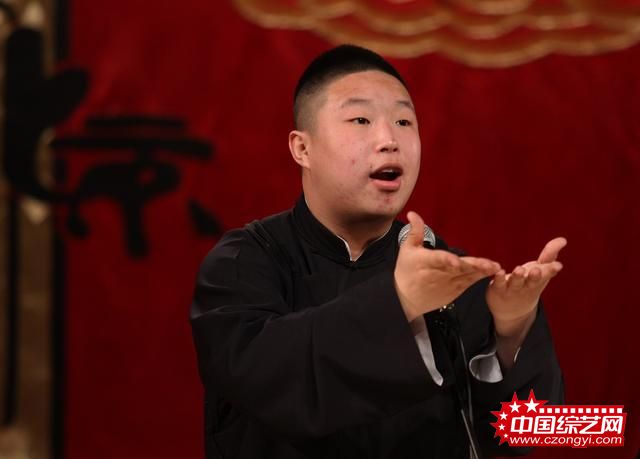 相貌平平却娶到貌美妻子，喜剧人简直是女神收割机
