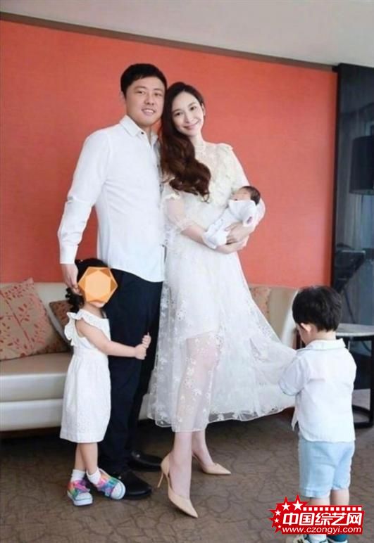 吴佩慈替纪晓波连生三个孩子，现还怀了第四胎，依然未获得名分。