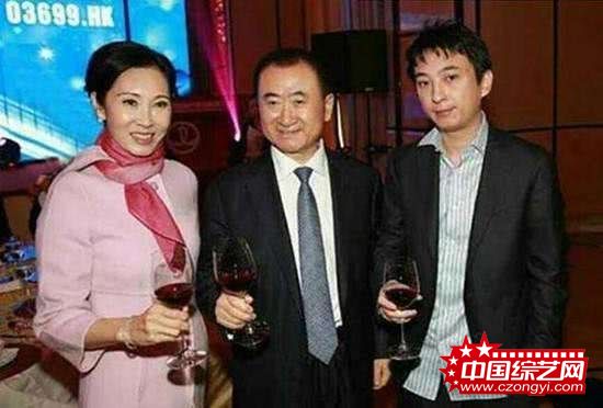 港媒曝王思聪解决债务有内情 妈妈自掏一亿元救儿