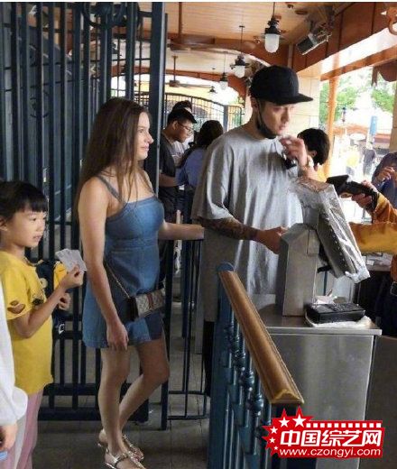 蒋劲夫前女友晒蒋妈妈短信回应：还好意思起诉我