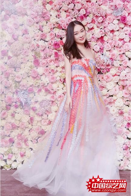 霍思燕锦鲤花朵裙.jpg