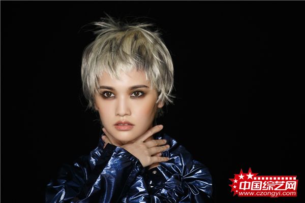 杨丞琳新专辑热单《炼爱》MV上线 深厚“舞”功诠释无畏感情观