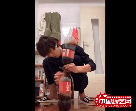 频频荣登热搜榜，抖音美食直播全新模式揭秘，打破传统次元壁