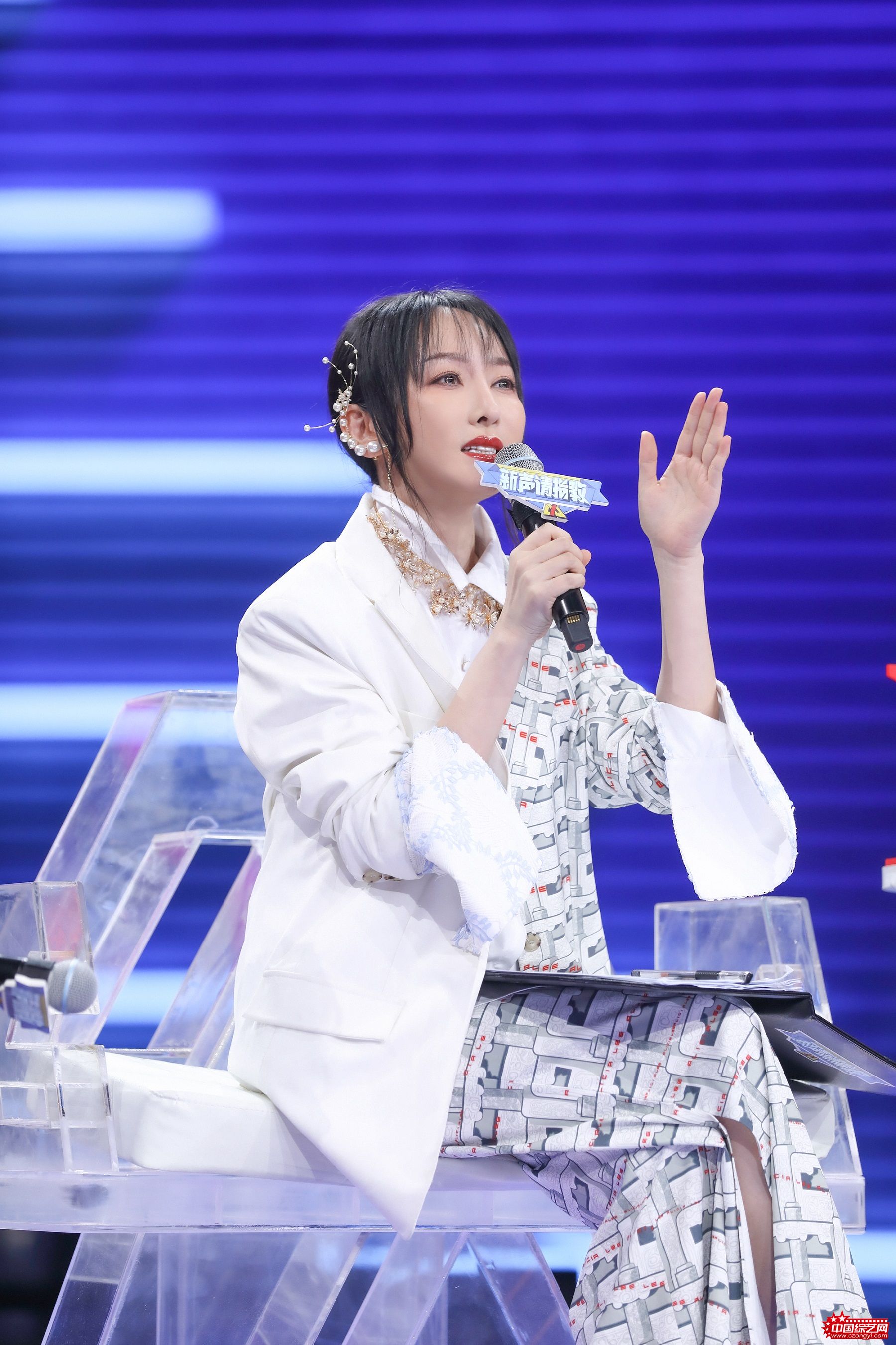 清华学生原创rap燃爆新声考核最终场黄霄雲帮唱跑题遭质疑