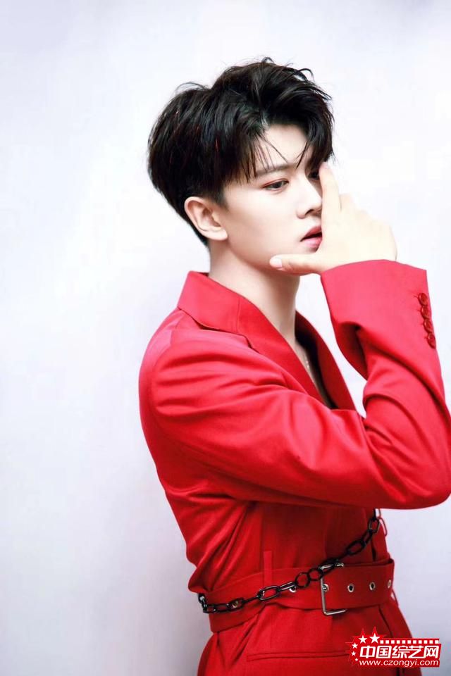 超级秀vs疯狂买！50亿！东方卫视618盛典点亮"购物"奇迹！