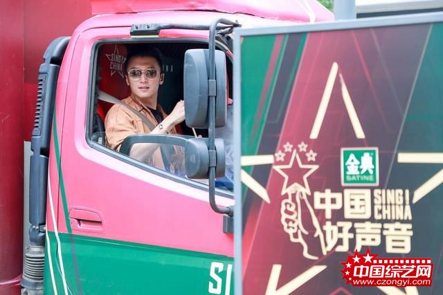 谢霆锋《中国好声音》直播 见证武汉