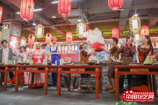 《青春环游记2》成都站爆笑重启 真心话大冒险范丞丞自曝理想型