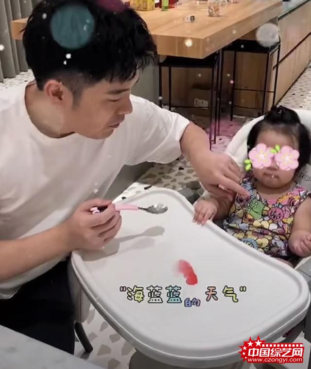 好爸爸陈赫晒与两女儿温馨合照 半岁妹妹正脸曝光