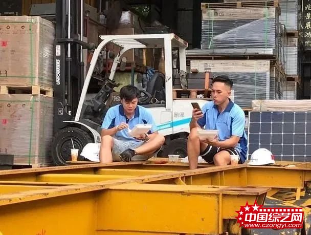 TVB男艺人经济困难改做搬运工 日赚近千但不够花 
