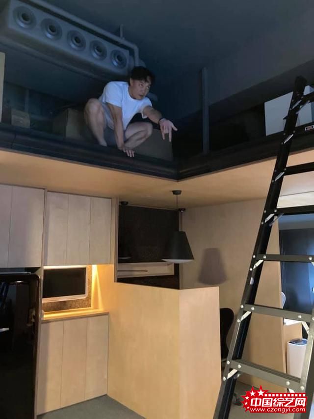 陈奕迅扮蜘蛛侠曝光2亿豪宅 房产证只写老婆名字