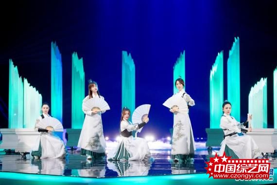 梦回河东狮吼！张柏芝一身白衣化身侠女英姿飒爽